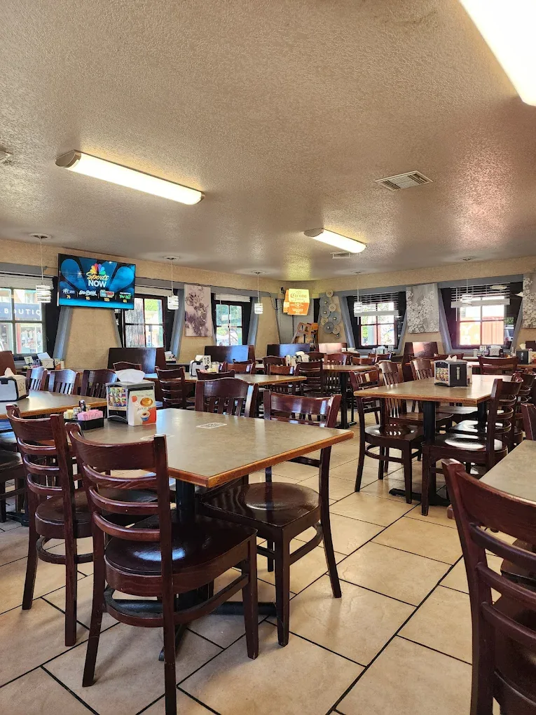 Tables and seating inside Taqueria El Tapatio Mexican Restaurant